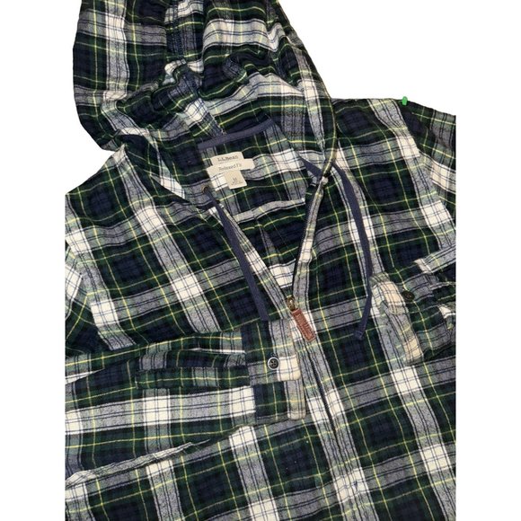 LL Bean, women’s green plaid, long sleeve, flannel relaxed, fit size, medium - Picture 1 of 8